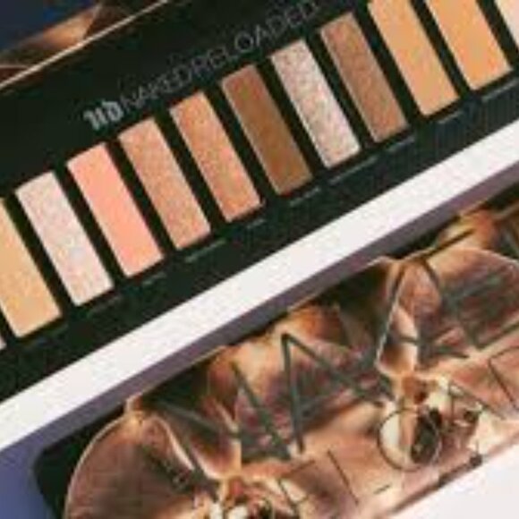 40% SALE ✅Urban Decay RELOADED Eyeshadow Palette ✨ NEW IN BOX - Picture 3 of 9